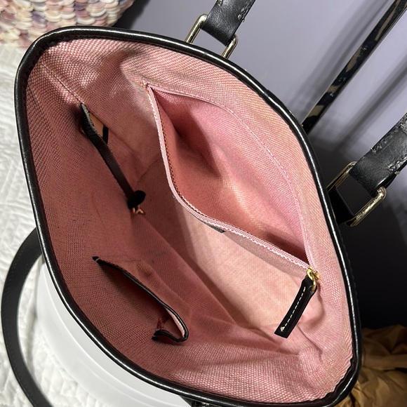 🔥Host Pick🔥 Dooney & Bourke 🦓 zebra print bucket bag with pink cloth interior - Picture 8 of 15